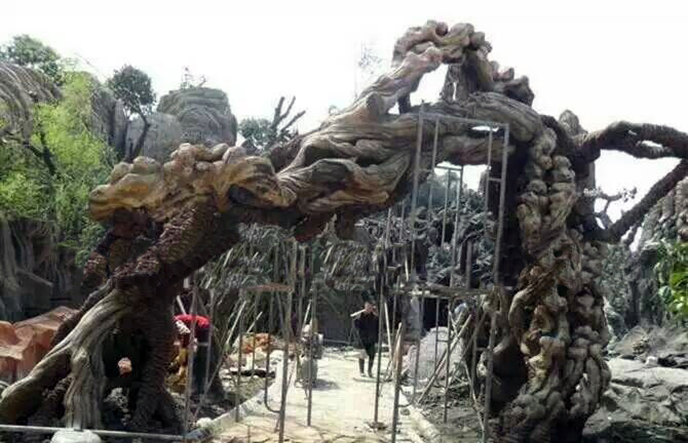 仿真樹(shù)大門(mén)景觀詮釋了大自然營(yíng)造的意境之美