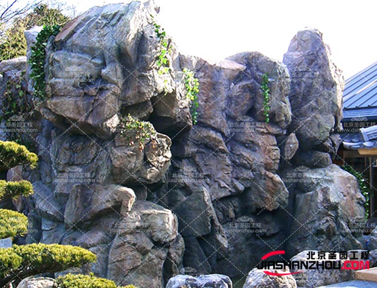 塑石假山與傳統(tǒng)的真山相比降低了價格成本