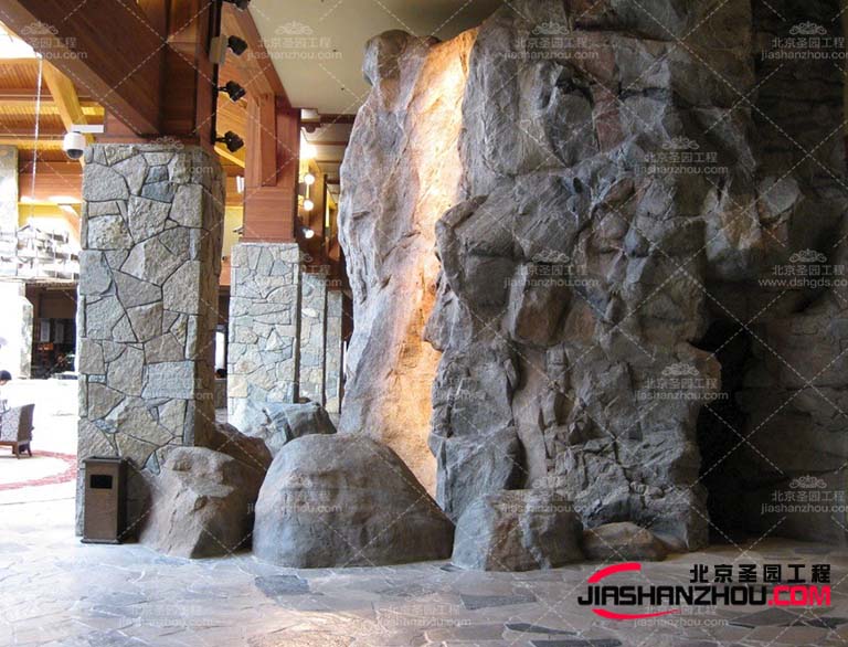 現(xiàn)在塑石假山也可以通過彩繪等手法增加其藝術(shù)性和觀賞性