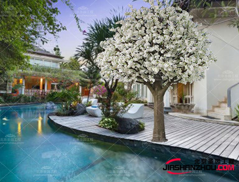 仿真樹用水泥制作的，擁有十分逼真的紋理受到人們的青睞