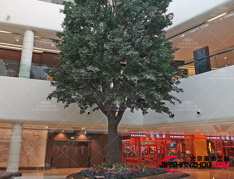 仿真樹設計還可以表現(xiàn)出生態(tài)環(huán)保的理念可以用作墻壁的裝飾