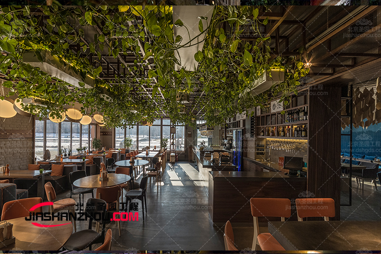 上海這家歐式小巴黎仿真樹室內(nèi)裝飾讓客人邂逅夏日浪漫