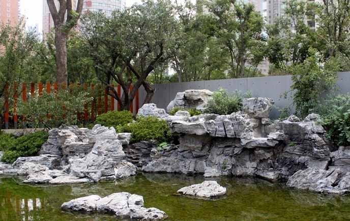 英德石假山.jpg 英德石假山