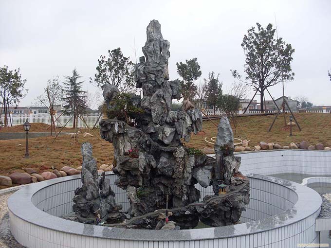 英德石假山.jpg 英德石假山