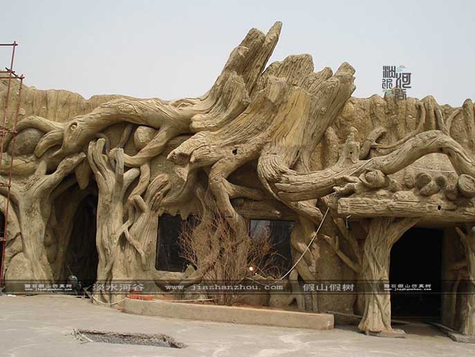 仿真樹大門.jpg 仿真樹大門