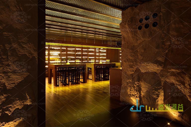 水泥仿真山洞酒窖酒吧.jpg 水泥仿真山洞酒窖酒吧