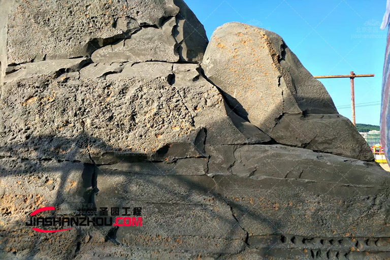 塑石假山.jpg 塑石假山