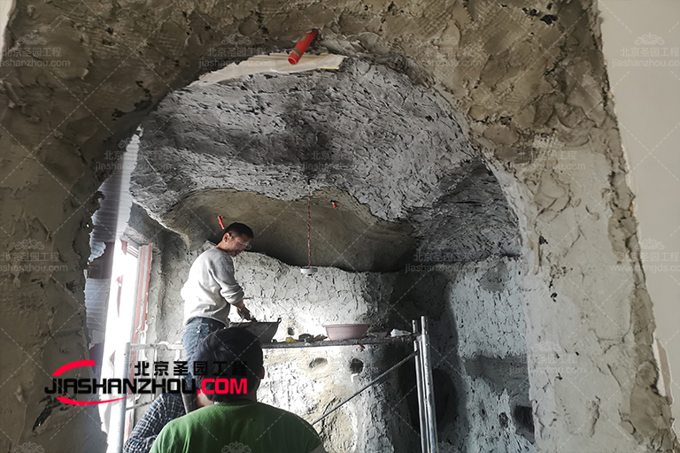 仿真木質洞穴酒店