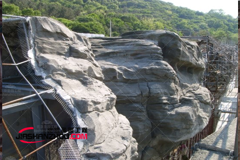 1635819245722425.jpg 室外假山施工現場8.jpg