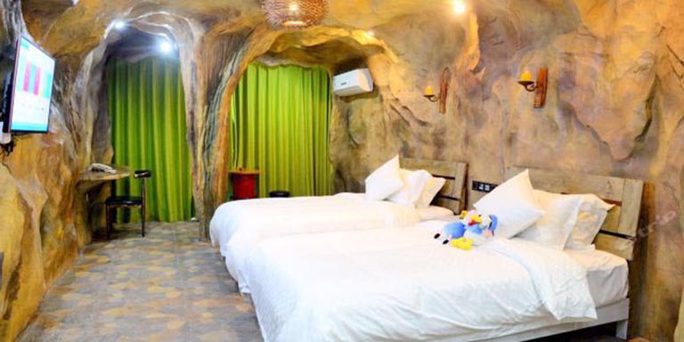 巖洞主題酒店.jpg 巖洞主題酒店