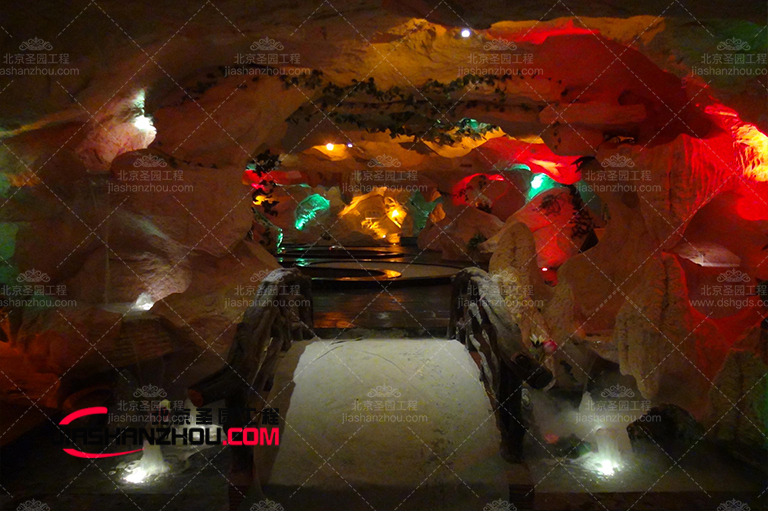 巖洞主題酒店.jpg 巖洞主題酒店