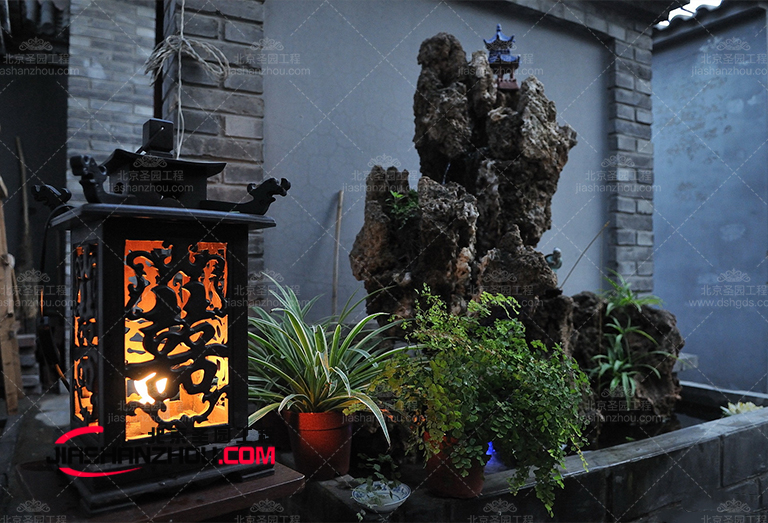 仿真假山.jpg 仿真假山.jpg