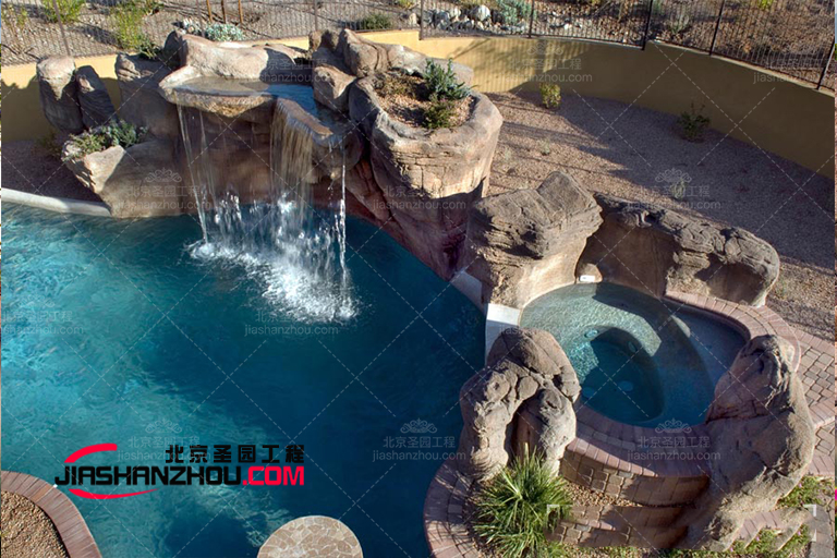 仿真假山.jpg 仿真假山.jpg