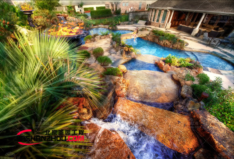 仿真假山.jpg 仿真假山.jpg