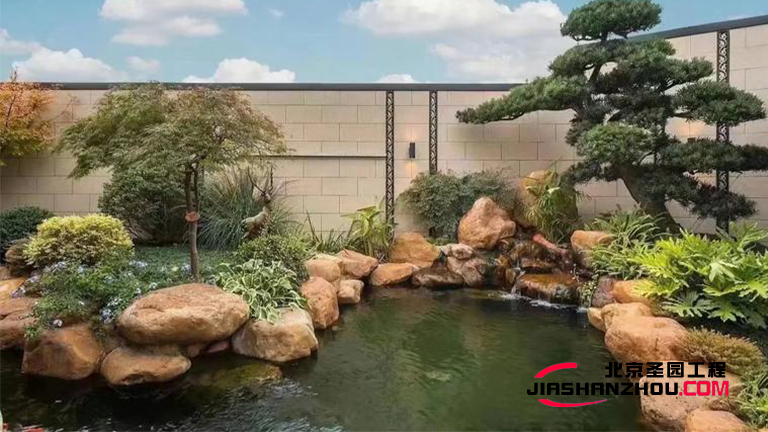 黃蠟石假山.jpg 黃蠟石假山